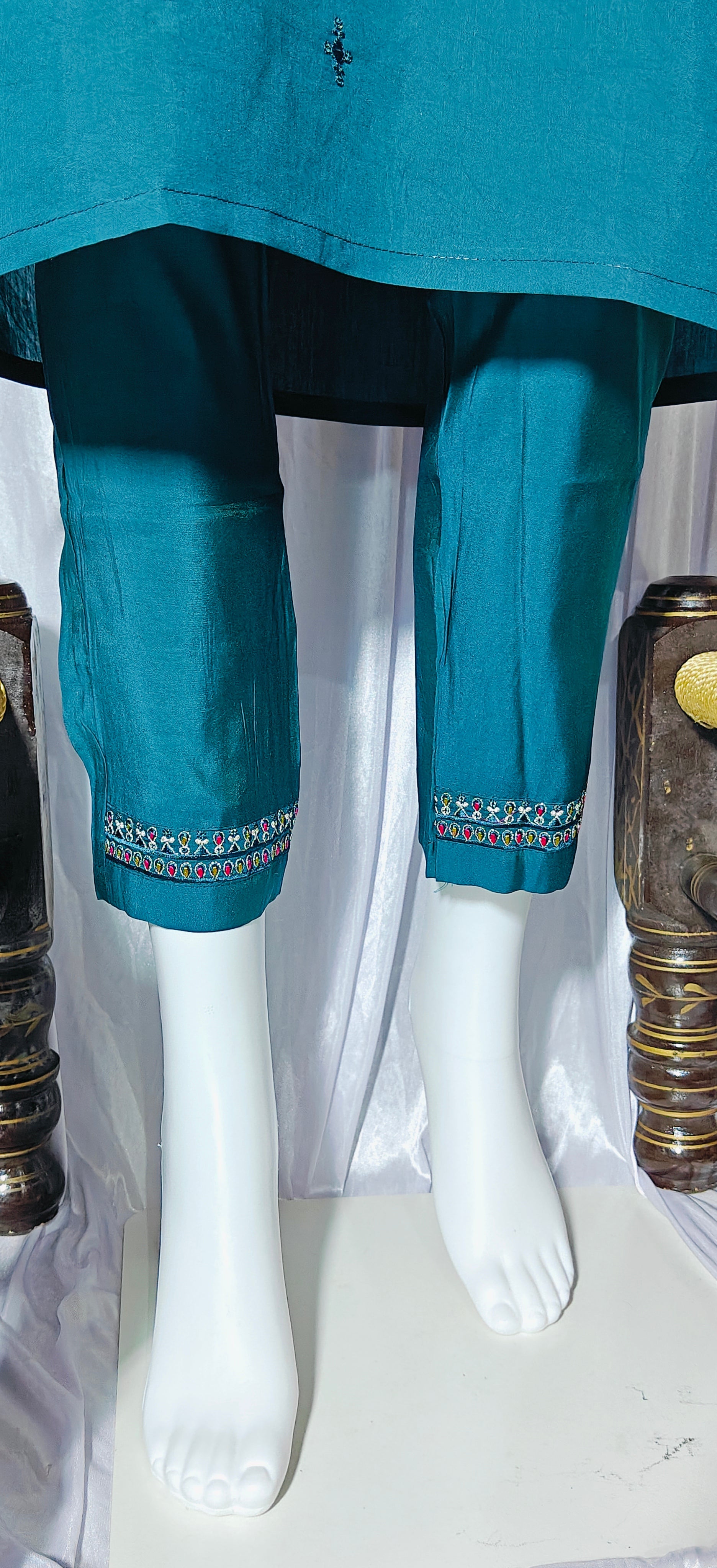 Moonpalav Teal Green Embroidered Silk Kurta Set with Zari Border Dupatta