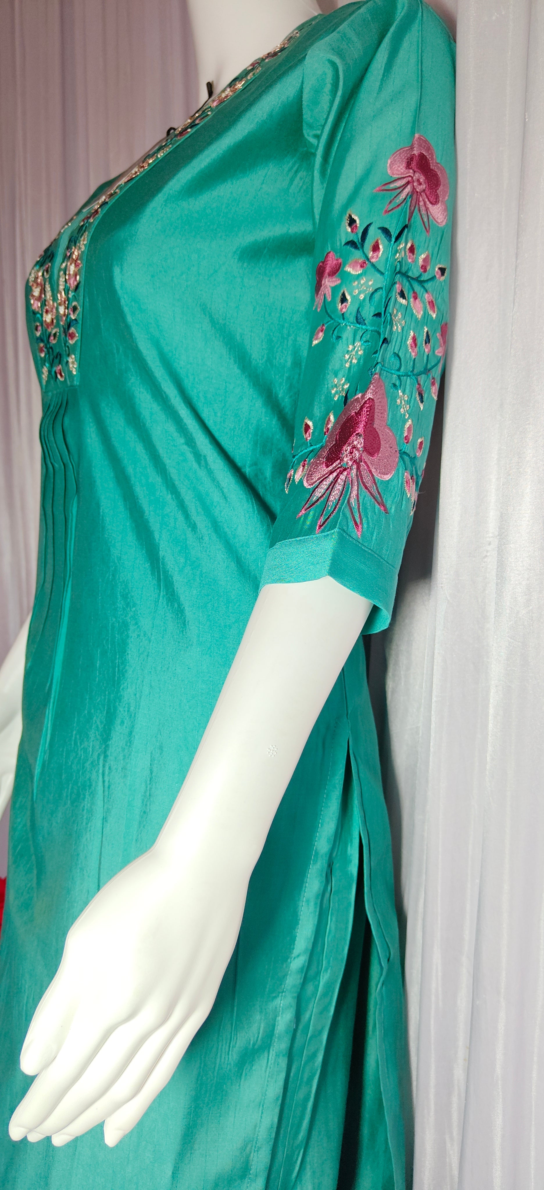 Moonpalav Signature Emerald Green Marina Silk Handwork Kurta Set