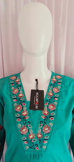 Moonpalav Signature Emerald Green Marina Silk Handwork Kurta Set
