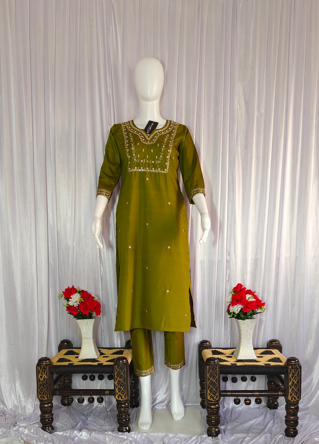 Moonpalav Olive Green Silk Embroidery Kurti Pant Set with Muslin Dupatta