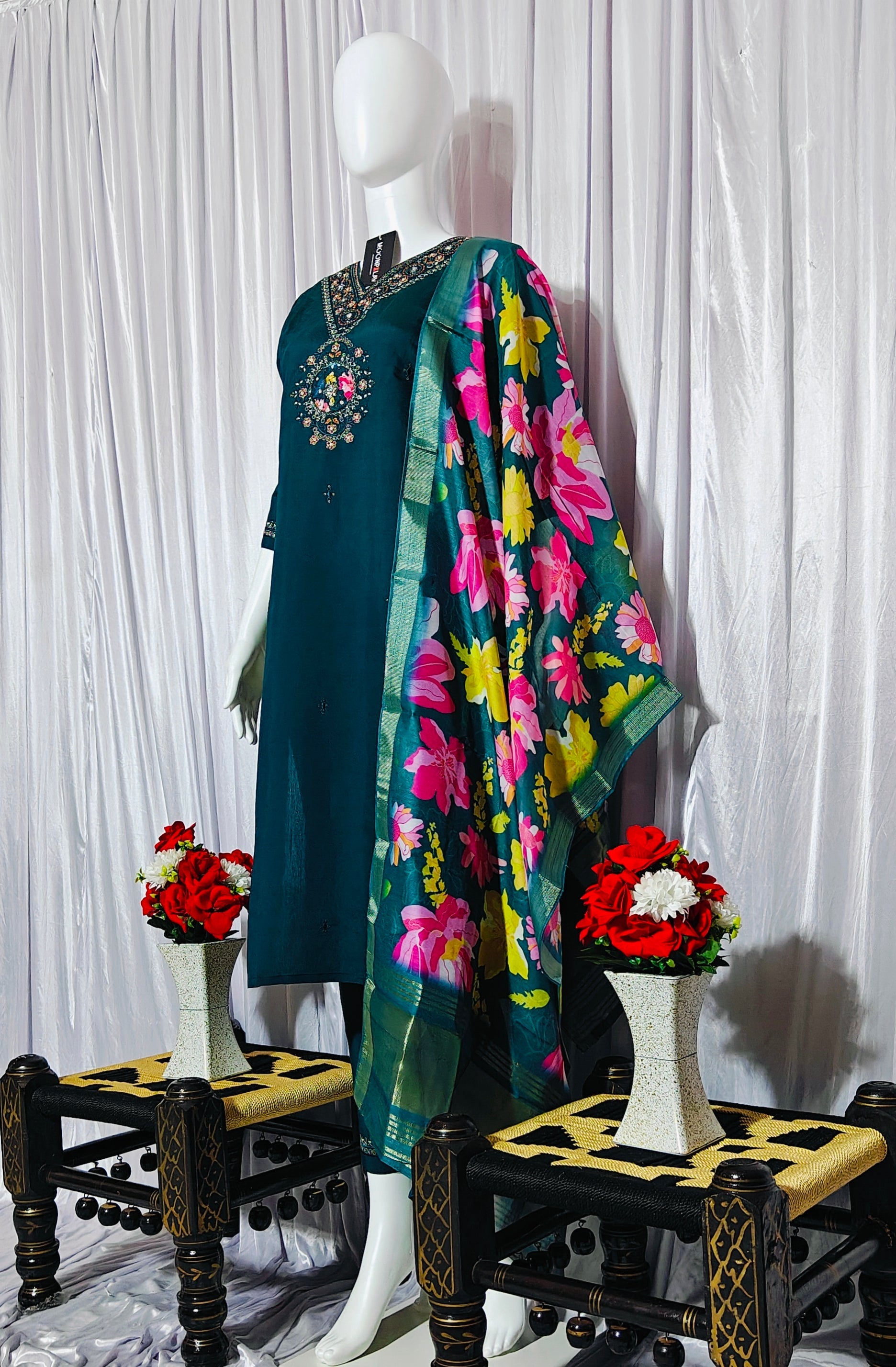 Moonpalav Teal Green Embroidered Silk Kurta Set with Zari Border Dupatta