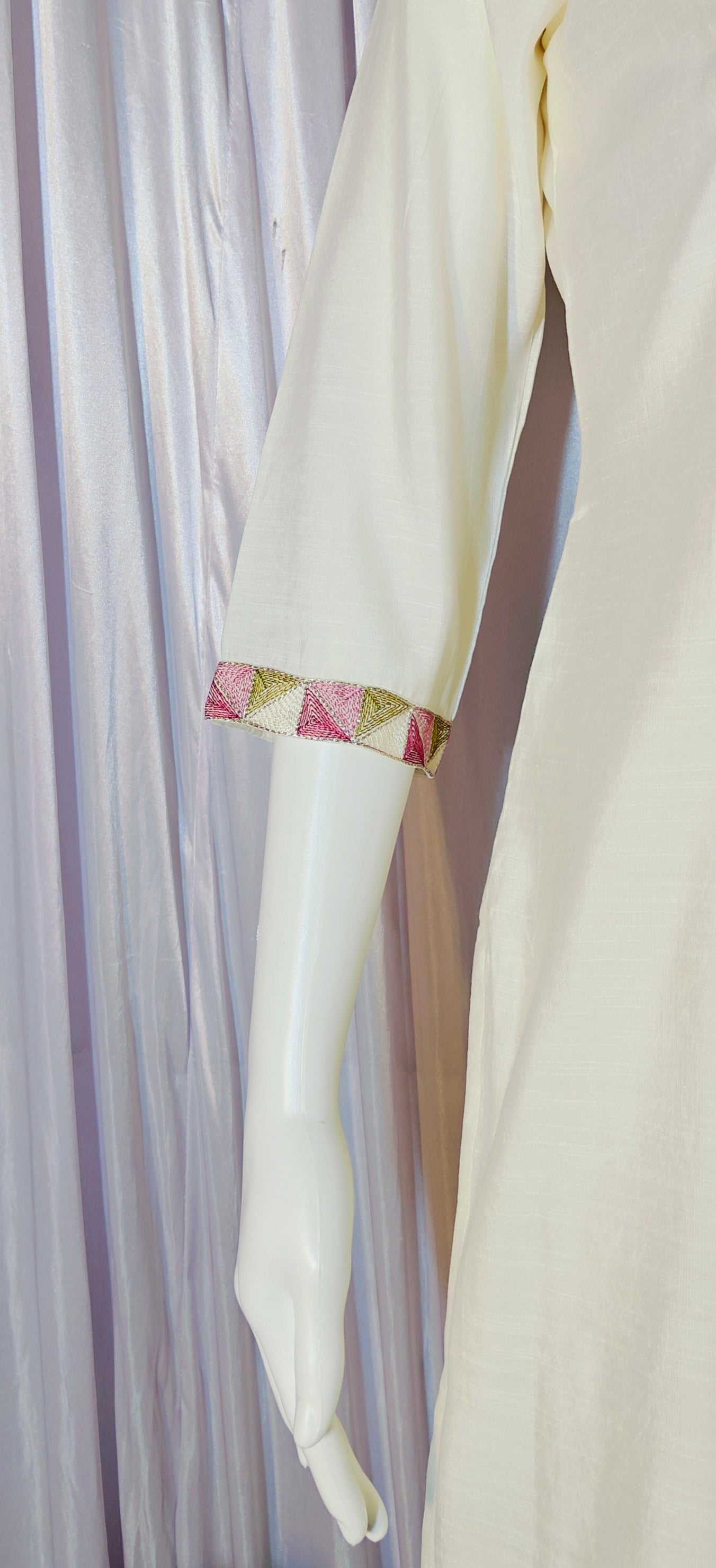 Moonpalav Pearl White Hand-Embroidered Mango Silk Suit with Scalloped Dupatta