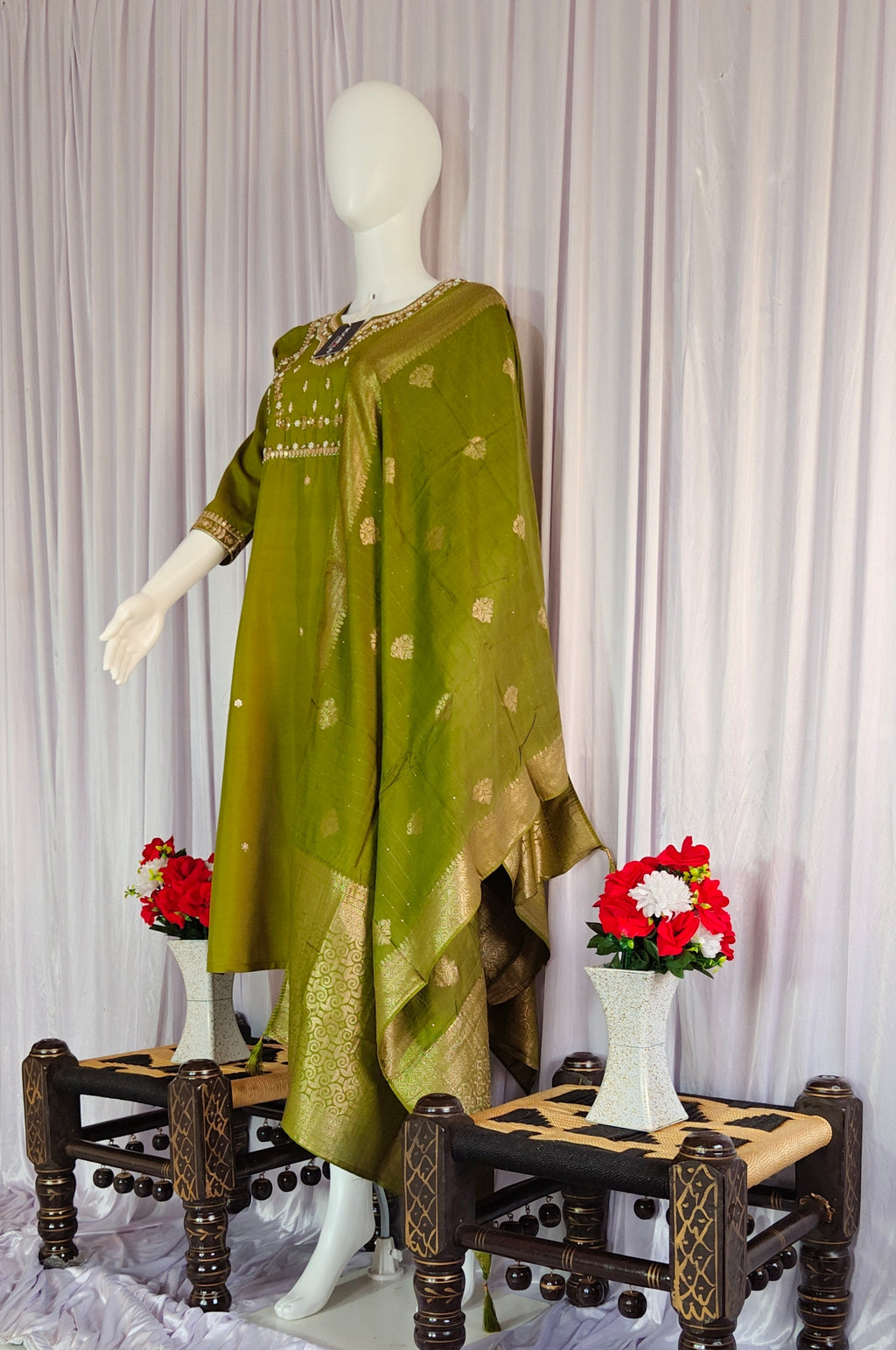 Moonpalav Olive Green Silk Embroidery Kurti Pant Set with Muslin Dupatta