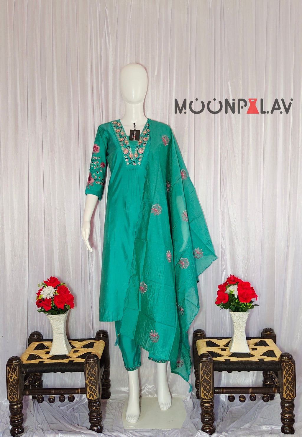 Moonpalav Signature Emerald Green Marina Silk Handwork Kurta Set